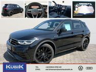 VW Tiguan, 1.5 TSI R-Line Black Style IQ Light D, Jahr 2021 - Halle (Saale)