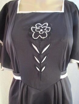 Original 70er Jahre VINTAGE * 3D * Cout Out * Hippie * Blumen * Blüten * Flower- Power * Abend * Ausgeh * Maxi * Long * Kleid * IMPRESSIONS DE PARIS "Crèation maison" Party- Robes * Gr. 40- 42/ M * schwarz * weiß * black and withe * - Riedlingen