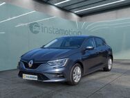 Renault Megane, TCe 1en LKHZ, Jahr 2021 - München