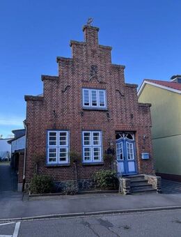 Historisches Wohnhaus im Herzen Heiligenhafens mit Wintergarten und Carport - Heiligenhafen