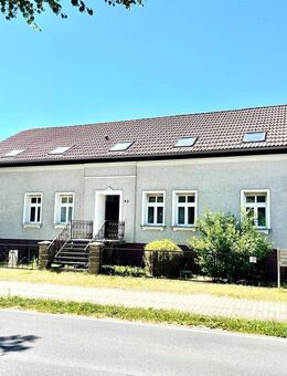 Mehrfamilienhaus mit 4 Wohneinheiten und Nebengebäuden auf 8.000 m² Grundstück - Oranienburg