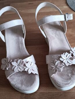 SOMMER - DAMEN - SANDALEN gr. 40 WIE NEU - Farbe beige ,, ABSATZHÖHE 7 cm-FEHLKAUF--incl.Versand 25€ - Oberderdingen