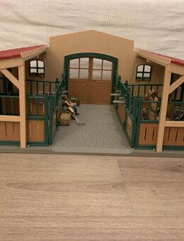 Schleich Stall fast neu und komplett im Original Karton - Duisburg