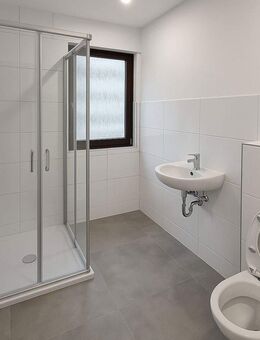 Großzügige und lichtdurchflutete 2-Zimmer-Wohnung mit Küche & 2 Balkonen - Frankfurt (Main)