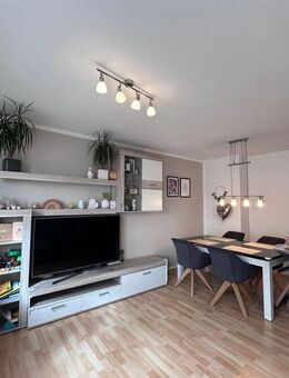 Gepflegte 3-Zimmer-Wohnung mit Balkon in ruhiger Lage von Cadolzburg - Cadolzburg