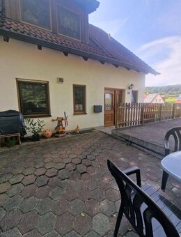 Familienfreundliche Doppelhaushälfte mit Garage und viel Platz - Langenneufnach