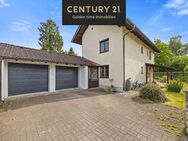 Viel Platz zum Wohnen - Zweifamilienhaus mit großem Grundstück, Doppelgarage & Nebengebäude! - Tacherting
