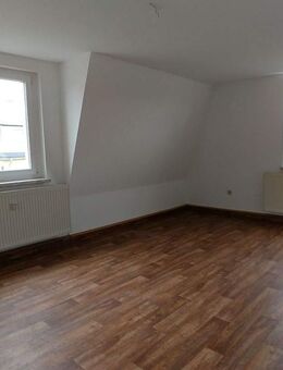 **Dachgeschoßwohnung in ruhiger Wohnlage** - Greiz