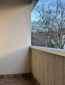 Familientraum mit Freiheit: Großzügige 4-Zimmer-Oase mit Sonnenbalkon - Merseburg