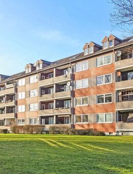 Frei verfügbare 3-Zimmer-Eigentumswohnung im 1. Obergeschoss mit Loggia in Heide - Heide