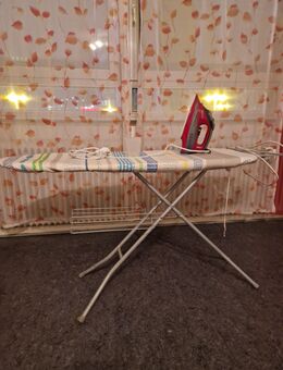 Bügeleisen und Bügelbrett - Siegen (Universitätsstadt)