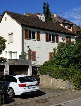 Einfamilienhaus mit Doppelgarage und sehr schönem Gartengrundstück - Inzlingen