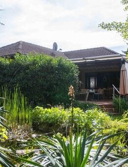 Schöner Bungalow mit grünem Traumgarten & kreativem Platz für Ihre Ideen in ruhiger Lage - Ketsch