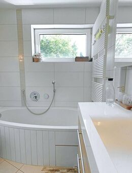 Teilsanierte Wohnung mit Barrierefreiheit und Stellplatz - bald bezugsfrei! - Höchberg