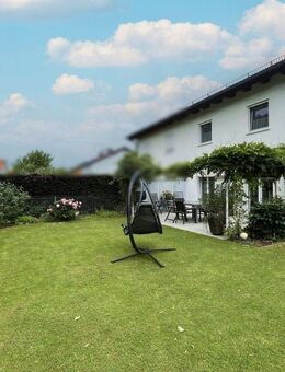 Fast wie neu: Ihr neues Zuhause mit Blick ins Grüne, Doppelgarage und Carport, zeitnah beziehbar - Forstinning