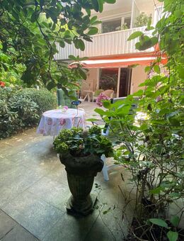 Ruhige 3-Zimmer-Erdgeschosswohnung inkl. sep. Studio´s mit gr. Terrasse und Zugang zur Parkanlage - Baden-Baden