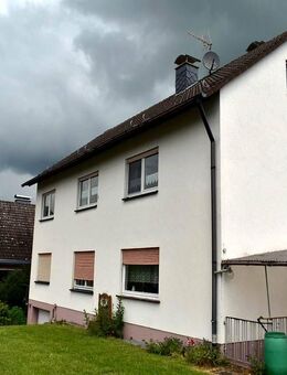 Großes Zweifamilienhaus in schöner ländlicher Lage mit viel Nutzfläche und Ausbaureserve! - Bebra