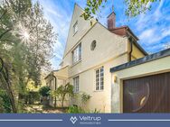 VOLL CHARME, GESCHICHTE & POTENZIAL - HISTORISCHE VILLA MIT GARTEN IN GRÄFELFING - Gräfelfing