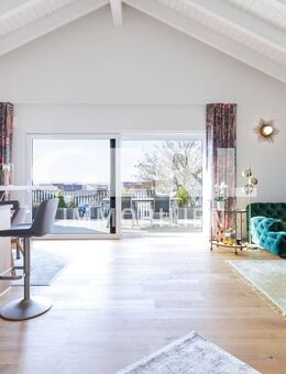 Hochwertiges Penthouse mit Dachterrasse (Süd-West Ausrichtung) und TG-Stellplatz (KfW 55 Standard) - Wallersdorf