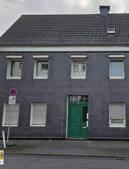 Viel Platz für die große Familie! Zweifamilienhaus mit großem Grundstück (Bauland) in zentraler Lage - Solingen (Klingenstadt)