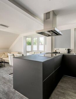 Geestland - Langen // Stilvolle Dachgeschosswohnung mit Designküche und Balkon - Langen (Landkreis Cuxhaven)