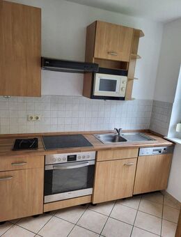 Schöne 2-Raum Wohnung sucht im Herzen von Großröhrsdorf neue Bewohner - Großröhrsdorf