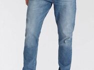 Bruno Banani Comfort-fit-Jeans Floyd gerade Beinform, mit Eingrifftaschen, niedrige Leibhöhe