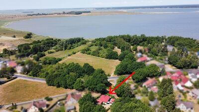 Ein Traum im Bungalowstil mit zusätzlichem separatem Gästehaus eingebettet zwischen dem Bodden und dem Wald