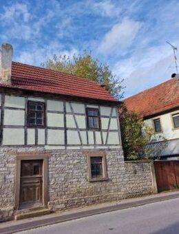Einfamilienhaus mit bezauberndem Charme, weiteres kl. Einfamilienhaus, Innenhof, Scheune, Garten und Garagen in 97535 Wasserlosen-Burghausen, von Wür - Wasserlosen