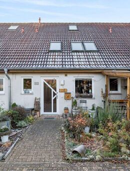 LENAU - Ihr neues Zuhause: Gemütliches Reihenhaus mit viel Platz auf jeder Etage - Ronnenberg