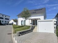 MODERNES DOPPELHAUS – JEDE HÄLFTE MIT EIGENEM GARTEN, GARAGE UND DURCHDACHTEM WOHNKONZEPT – IDEAL FÜR HEUTE, MORGEN UND SPÄTER - Ehingen (Donau)