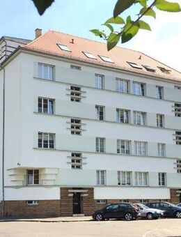 Vermietete schöne 2 Zimmerwohnung zu verkaufen, mit großem Balkon und Tageslichtbad! - Leipzig