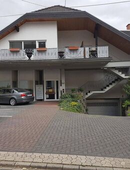 Mehrfamilienhaus mit Gewerbe - Mendig