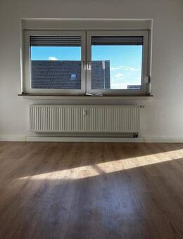Renovierte 3 Zimmer Wohnung mit Balkon ! - Ahlen