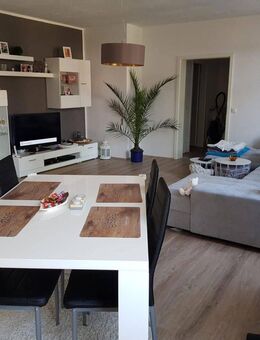 Geräumige und lichtdurchflutete 2-Zimmer-Erdgeschoß-Wohnung in der Fußgängerzone-Nähe Marktplatz - Hildburghausen