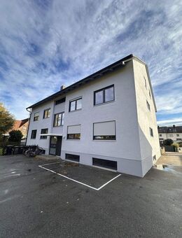 2,5 Zimmer Neu sanierte Dachgeschoss Wohnung - Moosburg (Isar)