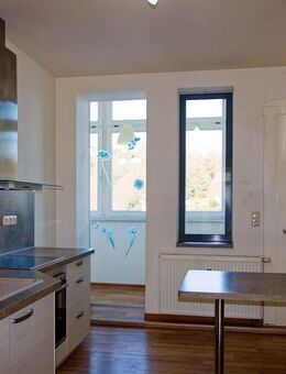 Einbauküche, Loggia und Stellplatz - Greiz