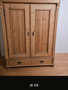 Weichholzkleiderschrank - Wuppertal