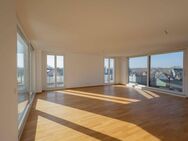 Exklusives Penthouse mit Panorama-Fenstern und Aufzug direkt in die Wohnung - Baden-Baden