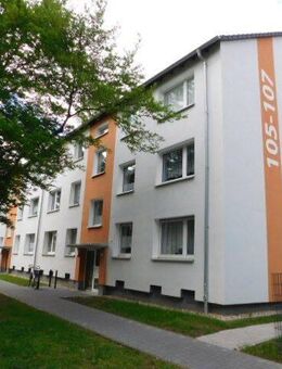 Einziehen und Wohlfühlen - schöne 2-Zimmer-Wohnung mit Vinylboden und Balkon... bezugsfertig - Krefeld