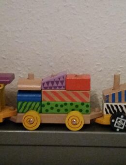 kleine Lokomotive mit 2 Waggons Holzklötze - Hannover