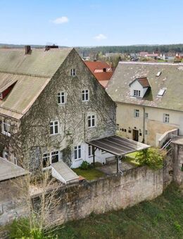 Historisches Schmuckstück! Wohnhaus in zentraler Innenstadtlage mit denkmalgeschütztem Fabrikgebäude - Creußen
