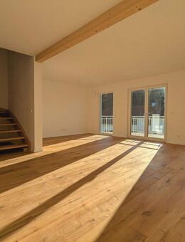 ENERGIEEFFIZIENTER NEUBAU - 2 WOHNEINHEITEN, DACHTERRASSE, SÜDWESTGARTEN, EICHENPARKETT - Bad Heilbrunn