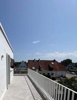 Moderne 3-Zimmer-Dachgeschoss-Wohnung mit 2 Dachterrassen in der Gartenstadt-Trudering - München