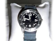 Grosse Armbanduhr von Mercedes - Nürnberg