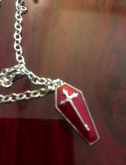 Kette mit Kreuz rotes in Dresden kostenlos - Dresden
