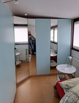 Großer kleidungschrank ca 5-6m lang - Aachen