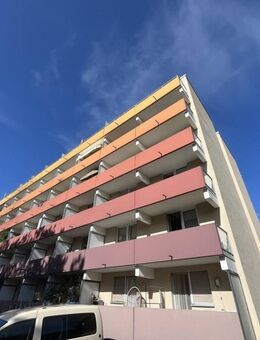 Direkt bezugsfrei ! Gemütliche 2 Zi. Wohnung mit großflächigem Balkon in Denzlingen ! - Denzlingen