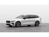 Volvo V60, B4B PLUS DARK BUSINESS ° MY25, Jahr 2022 - Freiburg (Breisgau)