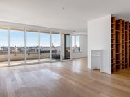 Exklusive 4-Zimmer-Wohnung mit Penthouse-Flair, Terrasse und grandiosem Alpenblick - München